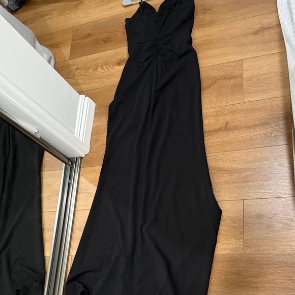 Elegant Black Evening Dress - Picture 6 of 6